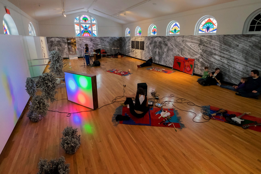 https://forums.mirunadragan.com/files/gimgs/th-52__saag_performance_adoration_Dec10_2016_0051_edit_W.jpg