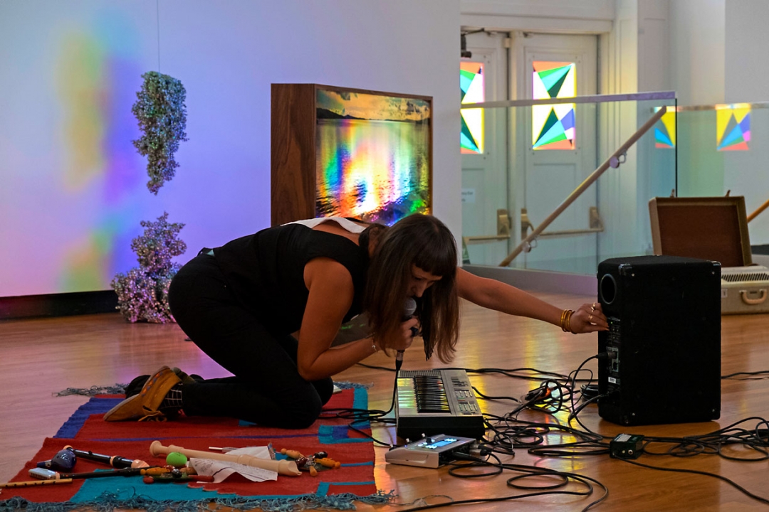 https://forums.mirunadragan.com/files/gimgs/th-52__saag_performance_adoration_Dec10_2016_0273_edit_W.jpg